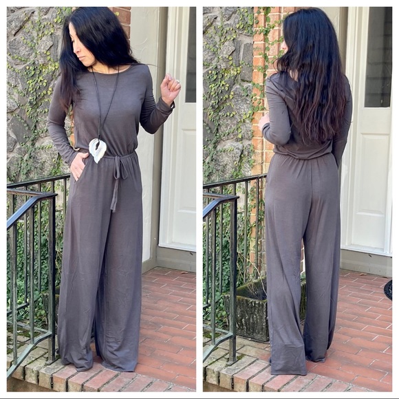 ✨RESTOCK✨CHARCOAL GRAY WIDE LEG POCKETS JUMPSUIT - Picture 2 of 7